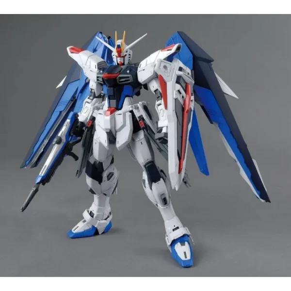 Freedom Gundam Gundam Seed (Ver. 2.0) Model Kit (6)