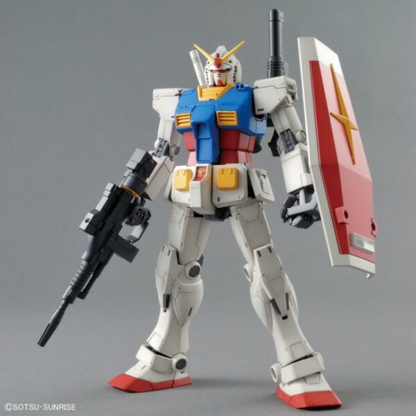 RX-78-02 Gundam Gundam The Origin MG 1100 Scale Model Kit (2)