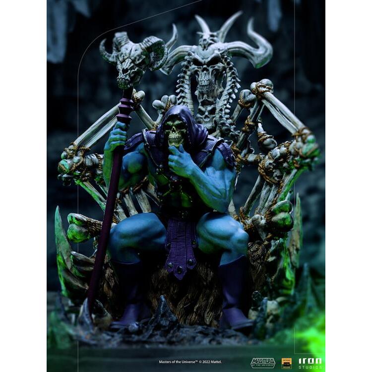 Skeletor on Throne Masters of the Universe Deluxe Art 110th Scale Statue (6)
