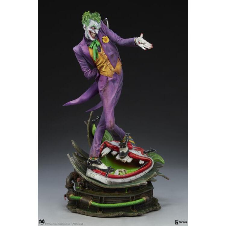 The Joker DC Comics Premium Format Figure (12)
