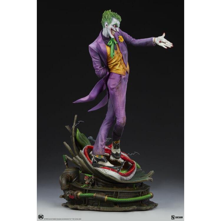 The Joker DC Comics Premium Format Figure (3)
