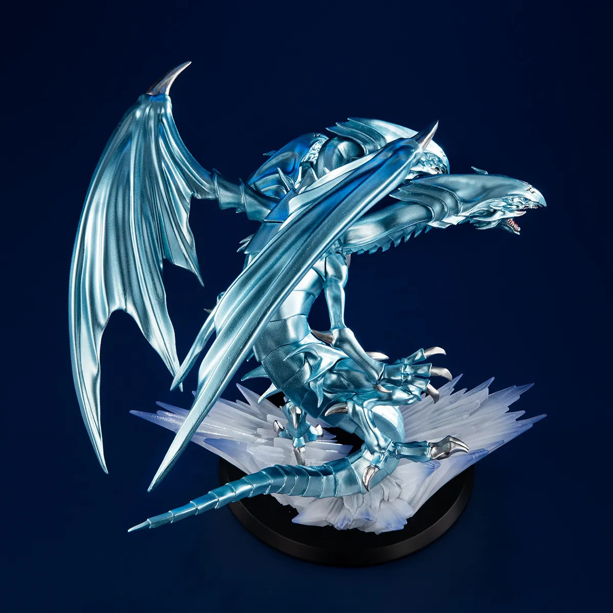 Blue Eyes Ultimate Dragon Yu-Gi-Oh! MONSTER CHRONICLE Figure (1)