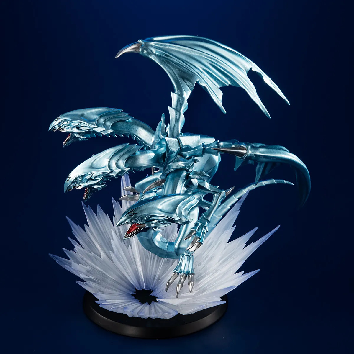 Blue Eyes Ultimate Dragon Yu-Gi-Oh! MONSTER CHRONICLE Figure (5)
