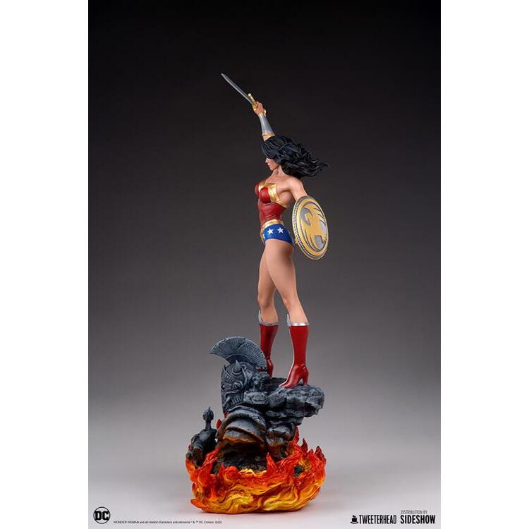 Wonder Woman DC Comics Limited Edition 16 Scale Maquette Figure (10)