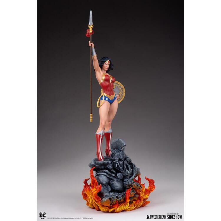 Wonder Woman DC Comics Limited Edition 16 Scale Maquette Figure (14)