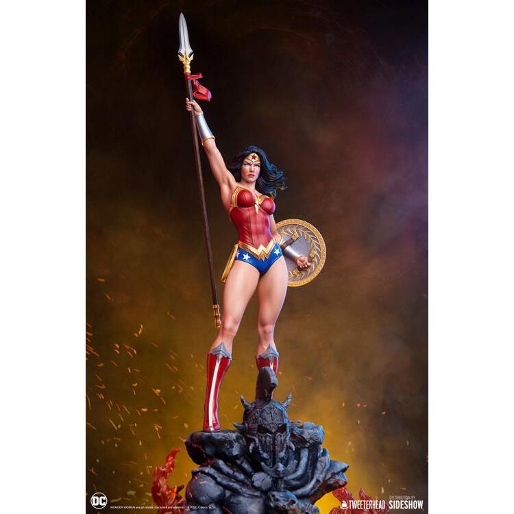 Wonder Woman DC Comics Limited Edition 16 Scale Maquette Figure (3)