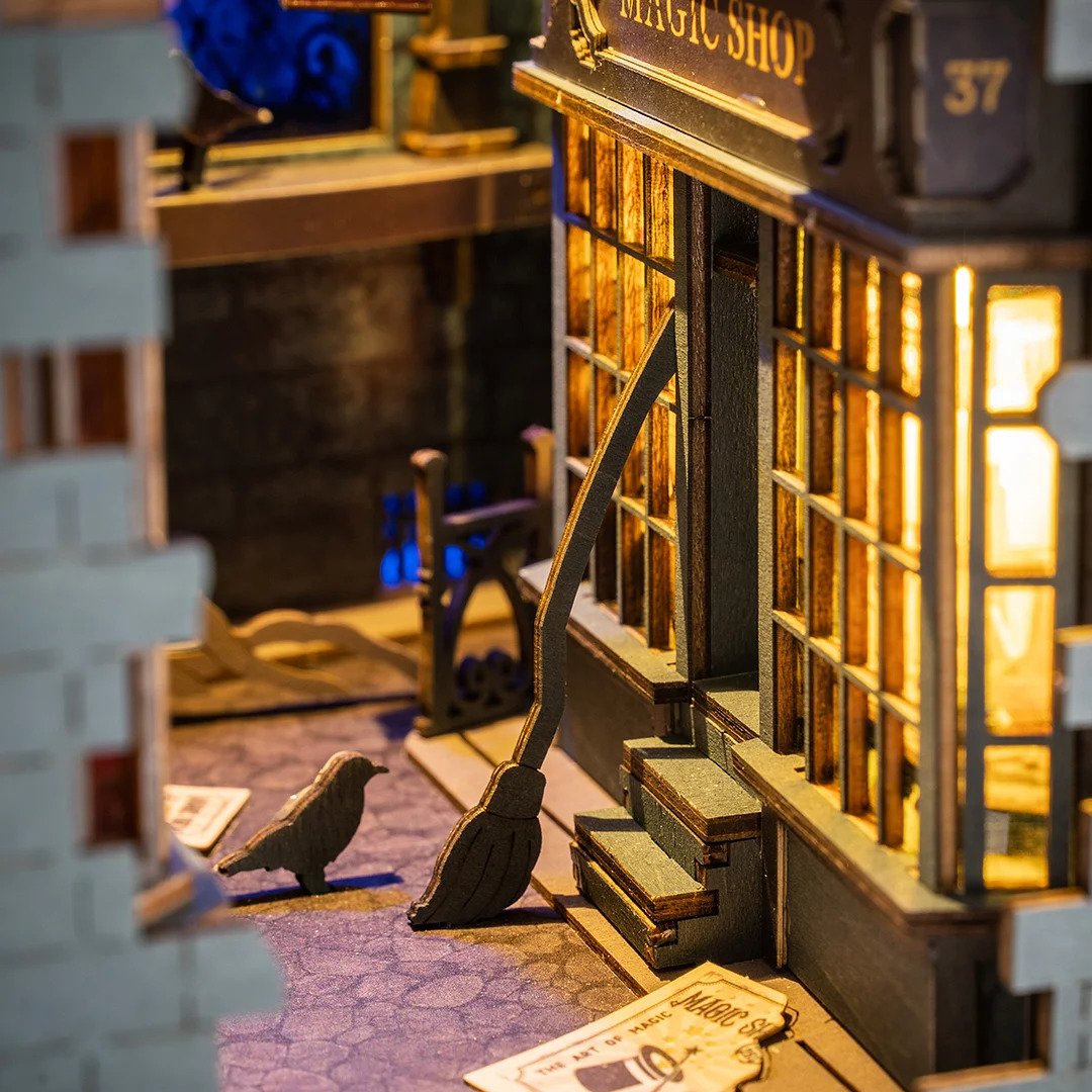 Magic House Book Nook 3D Bookends 3D DIY Miniature Dollhouse Kit (3)