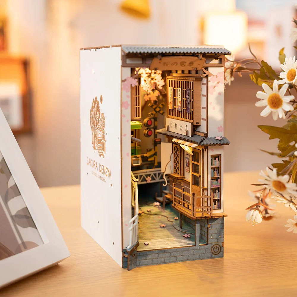 Sakura Tram 3D Bookends 3D DIY Miniature Booknook Kit (3)