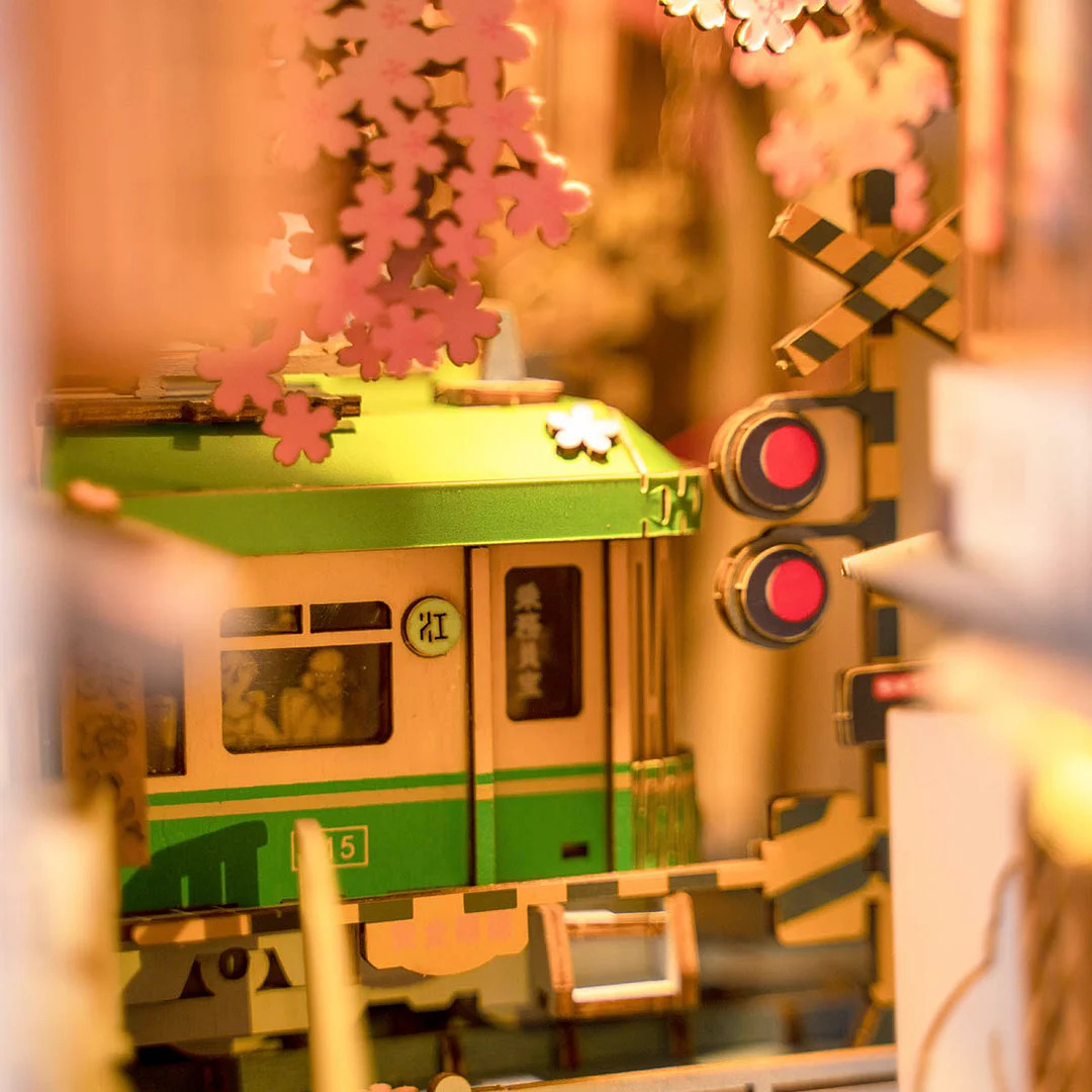 Sakura Tram 3D Bookends 3D DIY Miniature Booknook Kit (6)