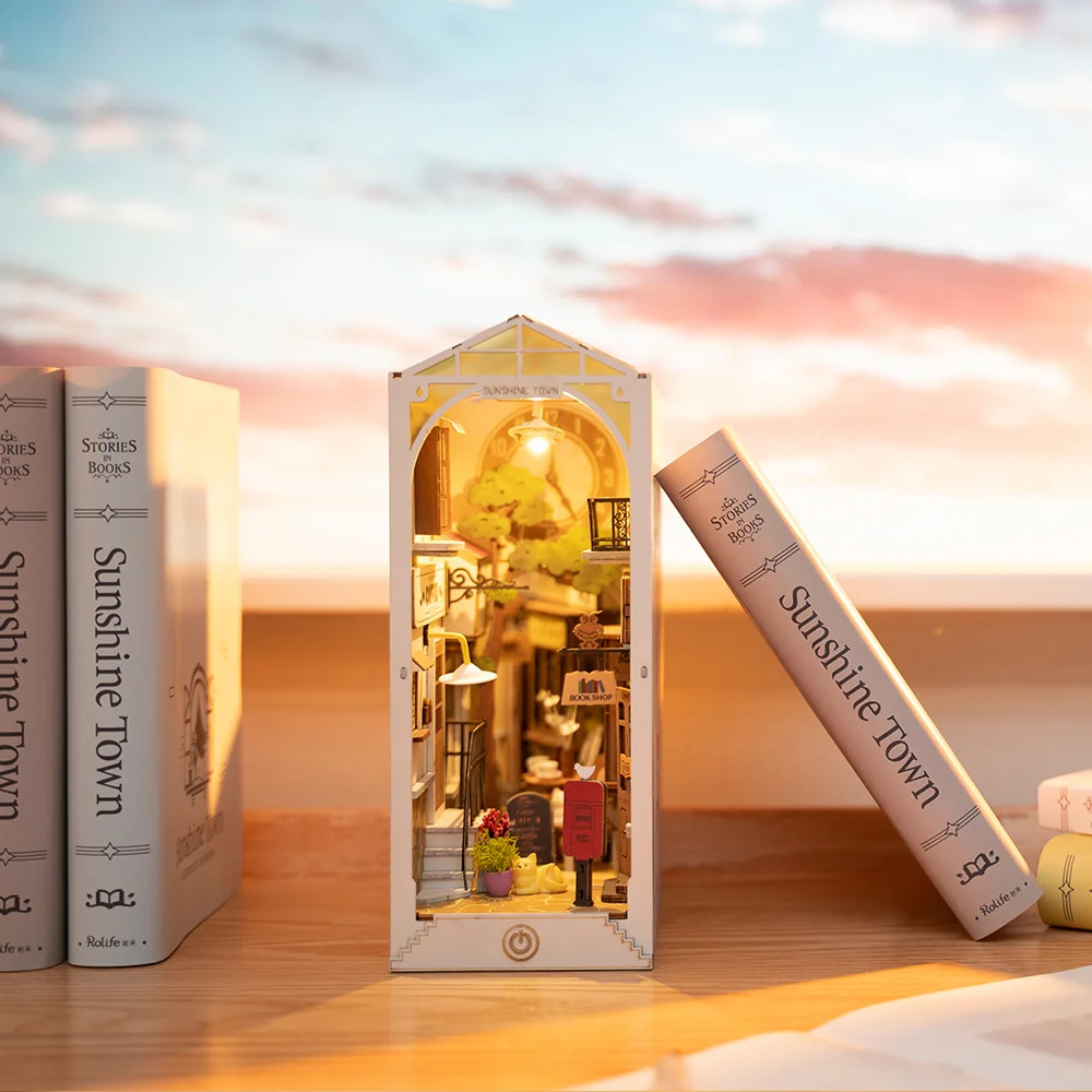 Sunshine Town 3D Bookends 3D DIY Miniature Booknook Kit (2)