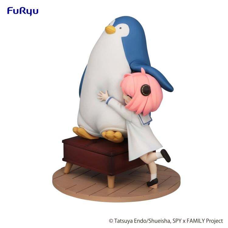 Anya Forger with Penguin Spy X Family Exceed Creative Figure (4)