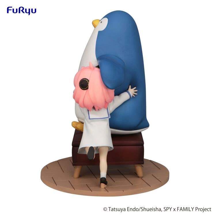 Anya Forger with Penguin Spy X Family Exceed Creative Figure (7)