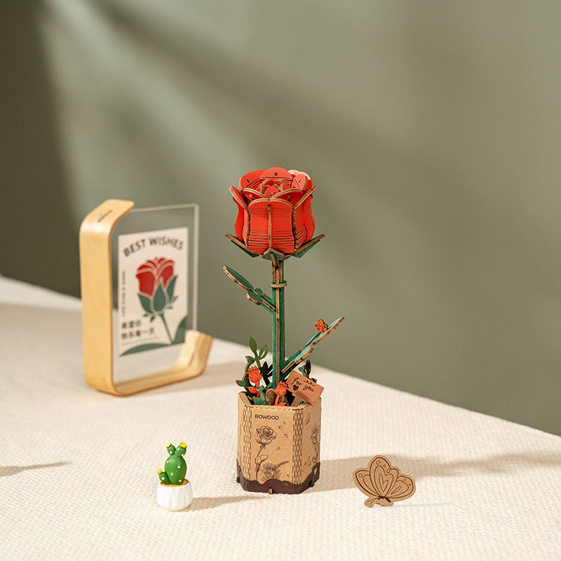 Red Rose Rowood DIY 3D Wooden Puzzle Kit (4)
