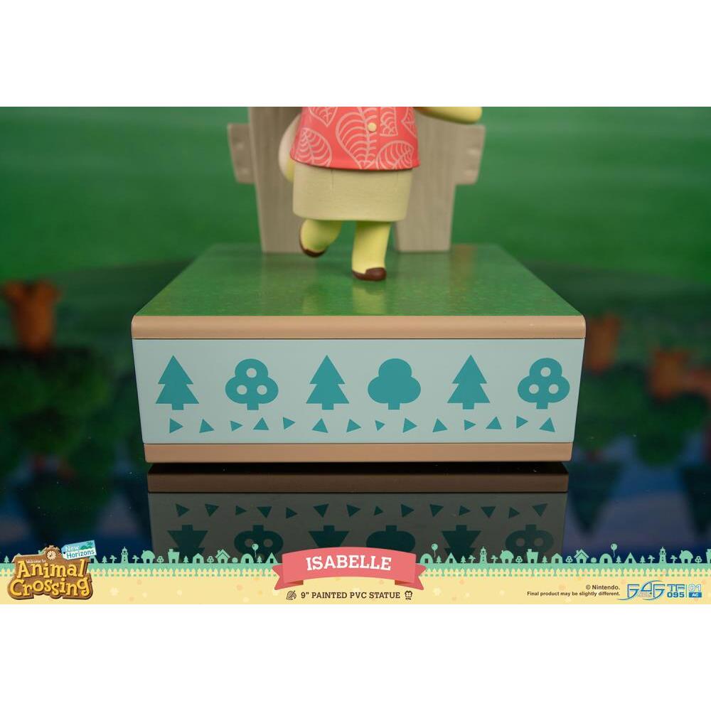 Isabelle Animal Crossing New Horizons Statue (11)